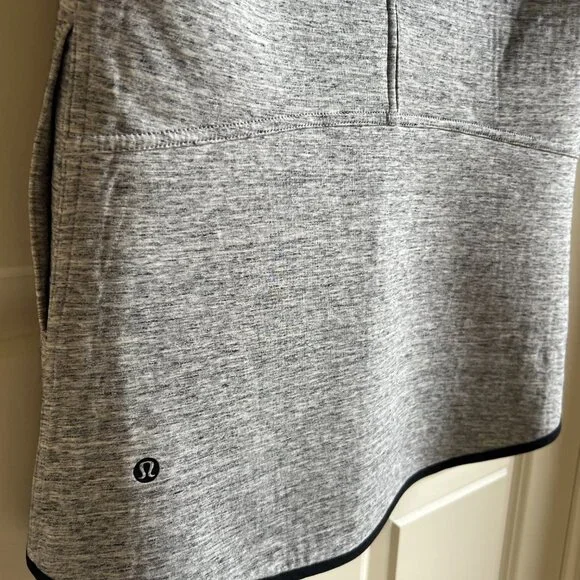LULULEMON | Insculpt Reversible Hooded Vest Gray and Black Size 6 - Picture 6 of 7